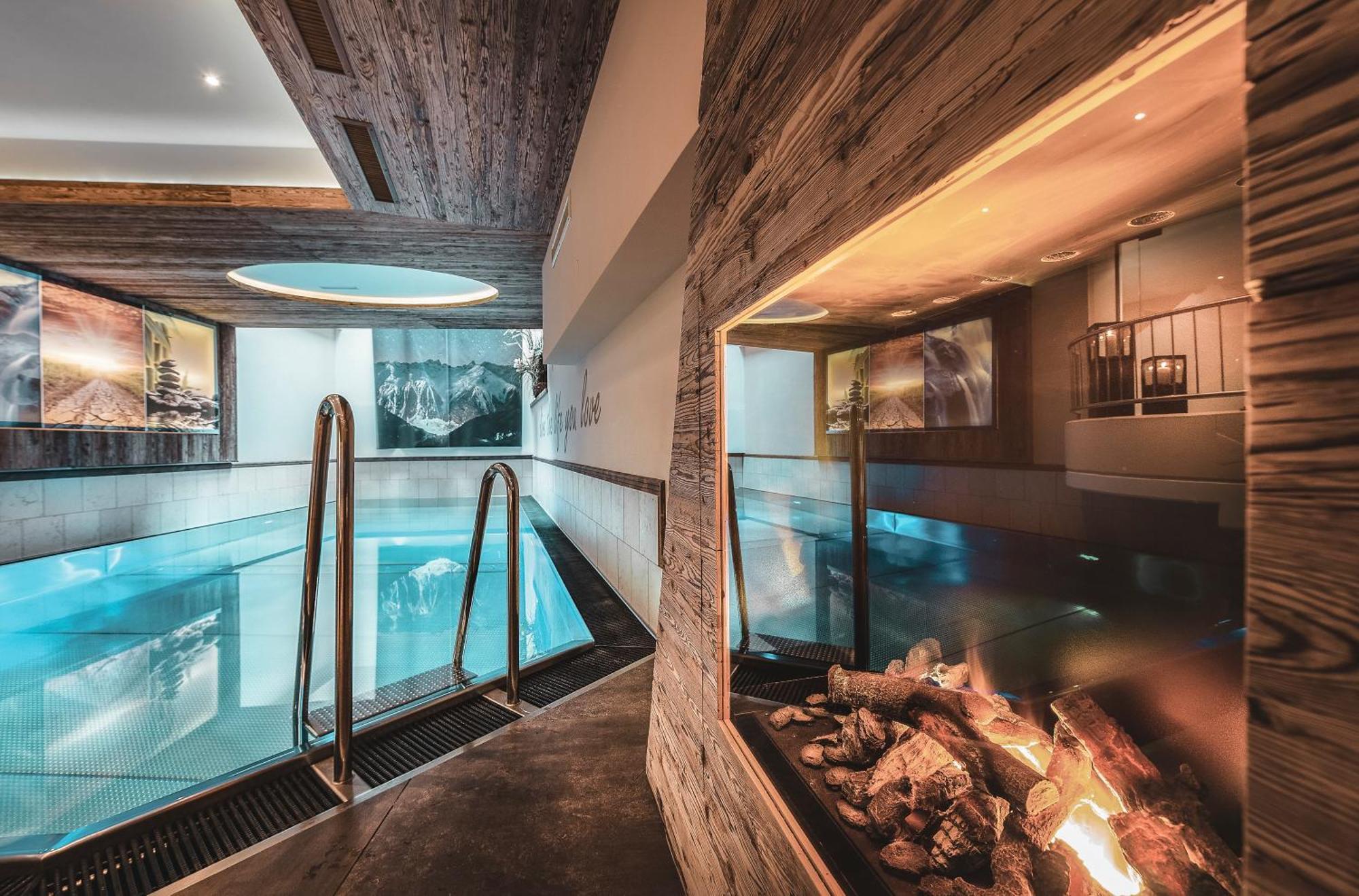 Alpvita Piz Tasna Hotel 4*