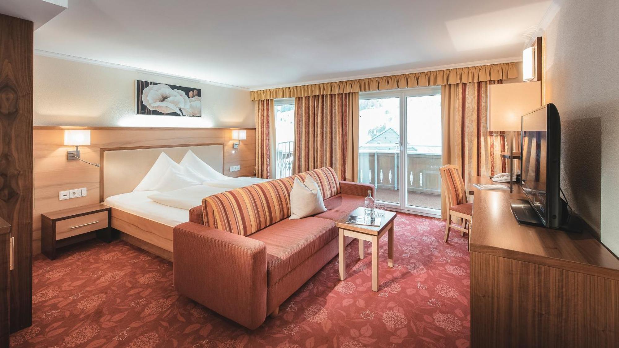 Alpvita Piz Tasna Hotel 4*