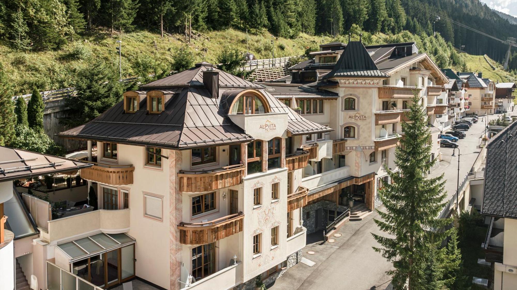 Alpvita Piz Tasna Hotel